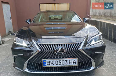 Lexus ES  2019