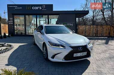 Lexus ES 2019