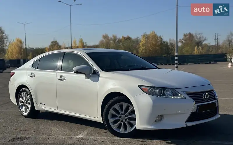 Lexus ES