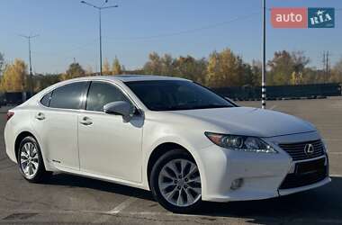 Lexus ES  2012