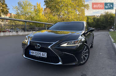 Lexus ES  2019