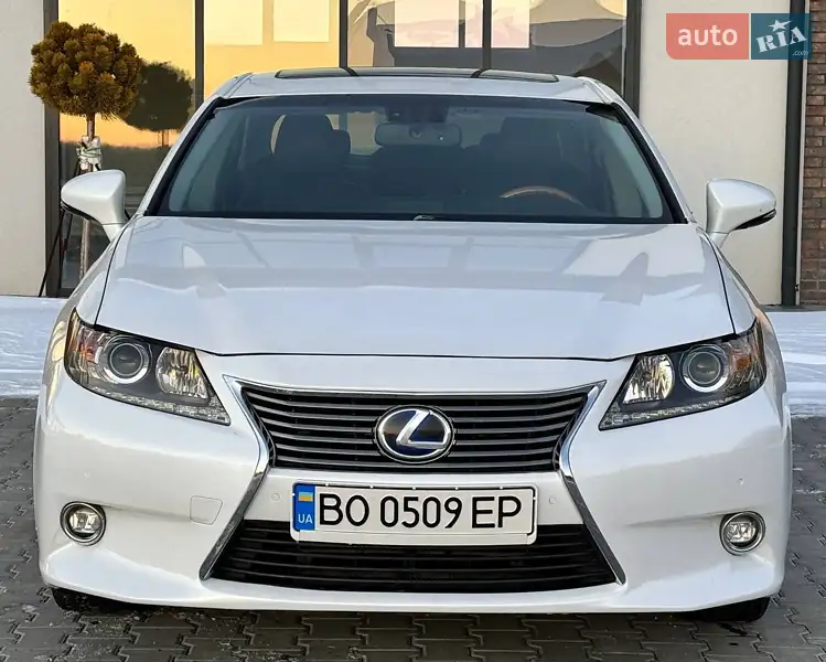 Lexus ES