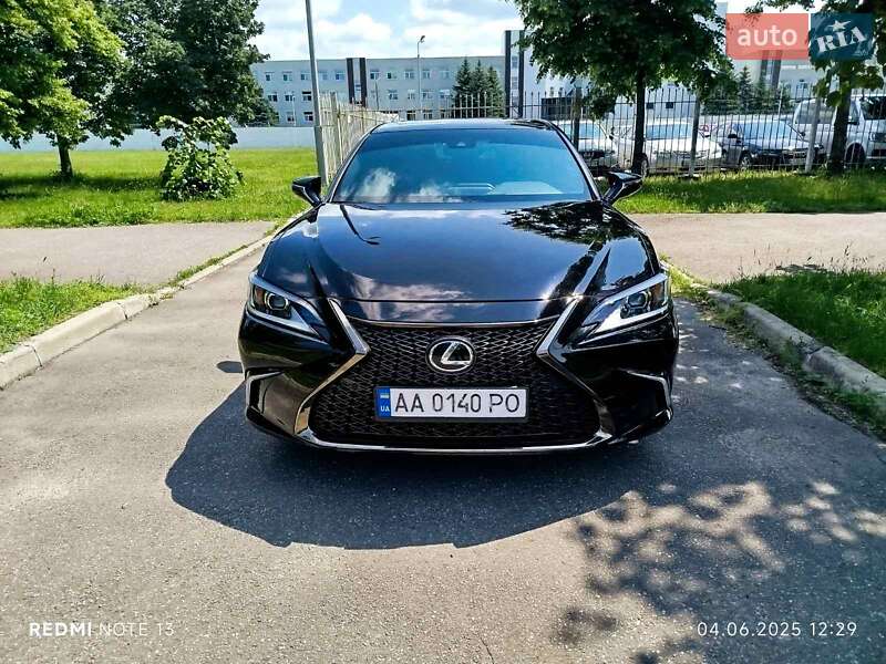 Седан Lexus ES 2022 в Києві