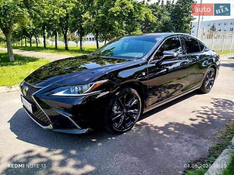 Седан Lexus ES 2022 в Києві