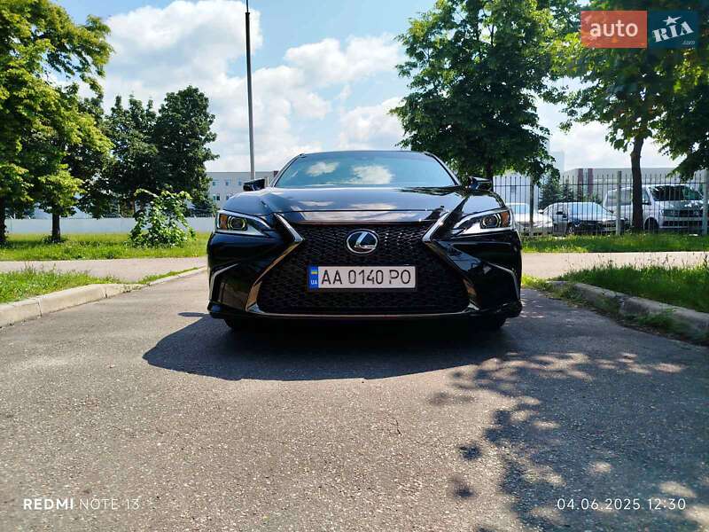 Седан Lexus ES 2022 в Києві