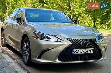 Lexus ES 2021
