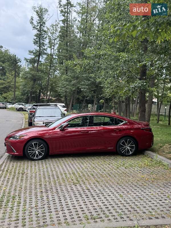 Седан Lexus ES 2022 в Києві
