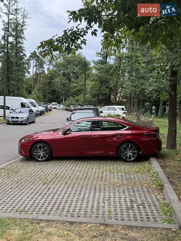 Седан Lexus ES 2022 в Києві