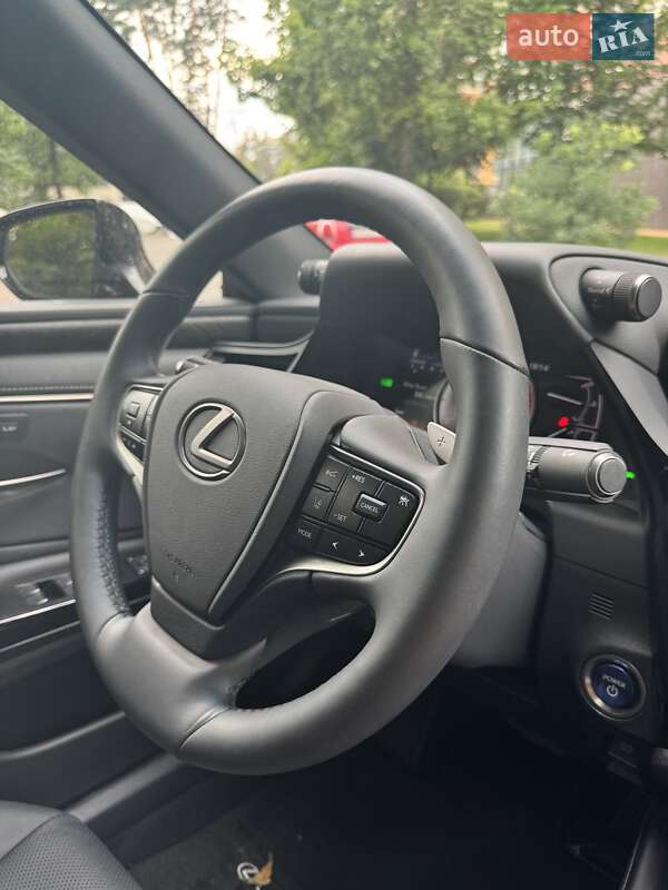Седан Lexus ES 2022 в Києві