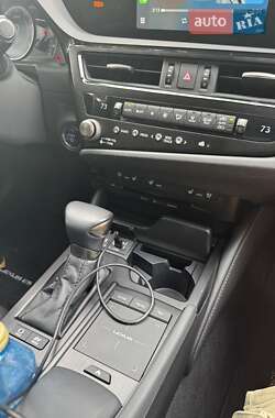 Седан Lexus ES 2022 в Києві