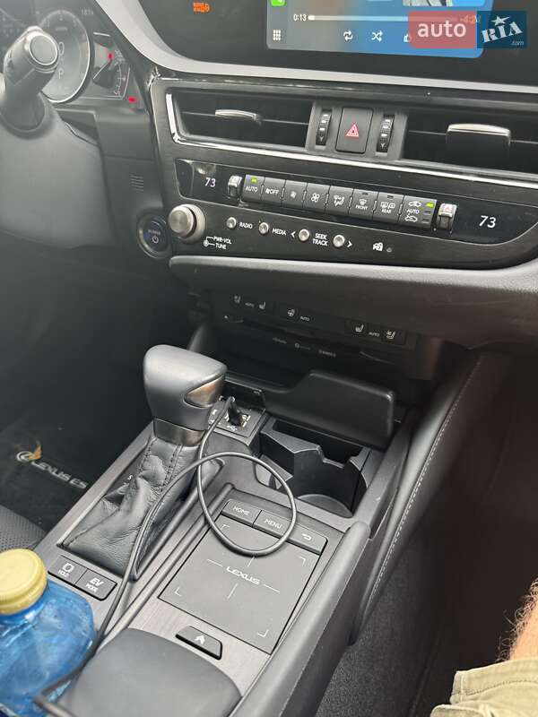 Седан Lexus ES 2022 в Києві