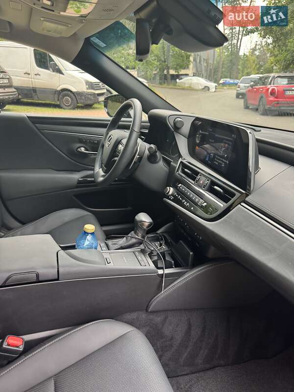 Седан Lexus ES 2022 в Києві
