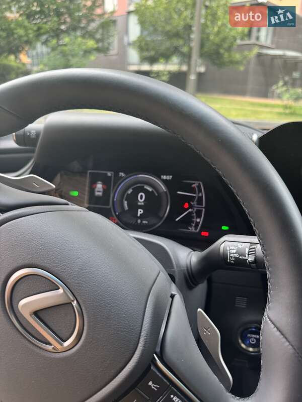 Седан Lexus ES 2022 в Києві