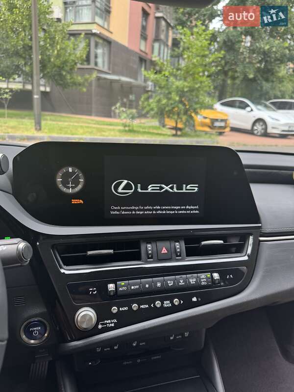 Седан Lexus ES 2022 в Києві