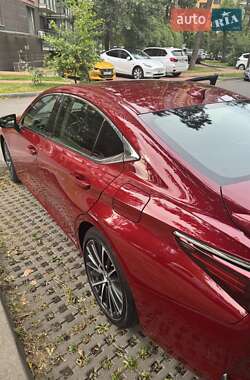 Седан Lexus ES 2022 в Києві