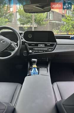 Седан Lexus ES 2022 в Києві