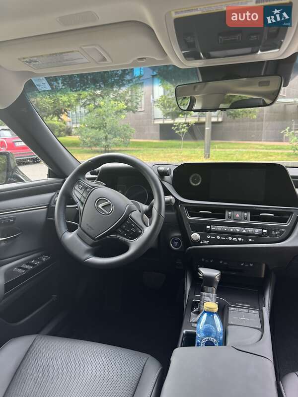 Седан Lexus ES 2022 в Києві