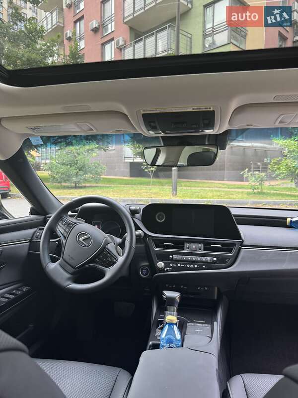 Седан Lexus ES 2022 в Києві