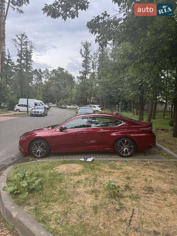 Седан Lexus ES 2022 в Києві