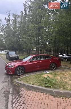 Седан Lexus ES 2022 в Києві