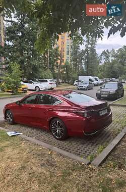 Седан Lexus ES 2022 в Києві