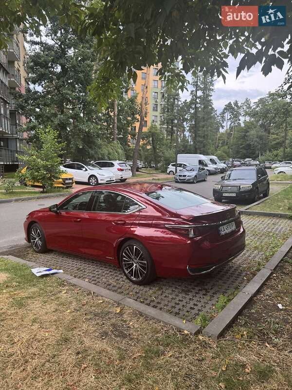Седан Lexus ES 2022 в Києві