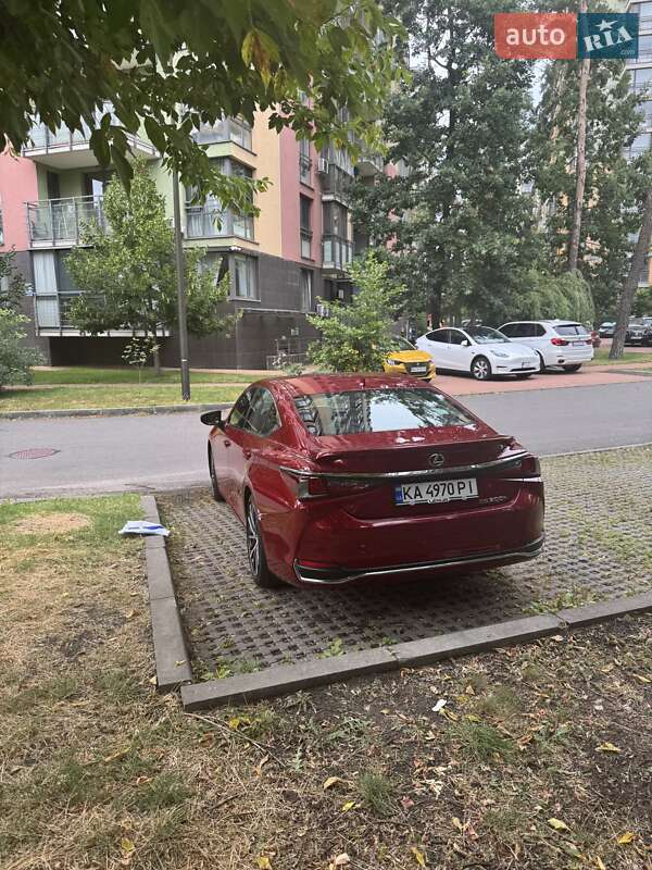 Седан Lexus ES 2022 в Києві
