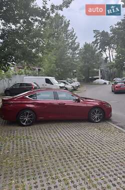 Седан Lexus ES 2022 в Києві