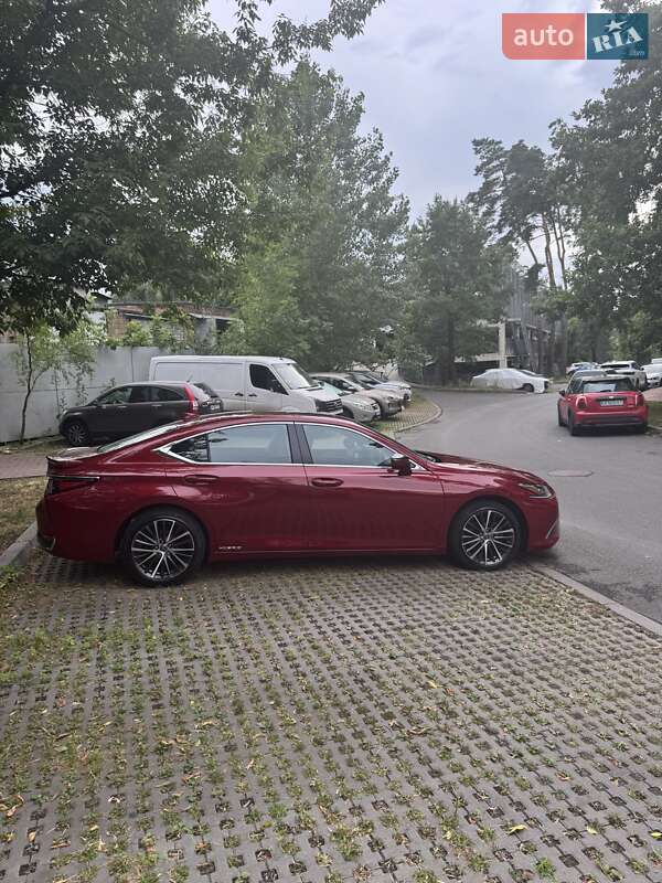 Седан Lexus ES 2022 в Києві