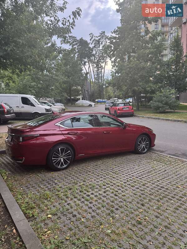 Седан Lexus ES 2022 в Києві