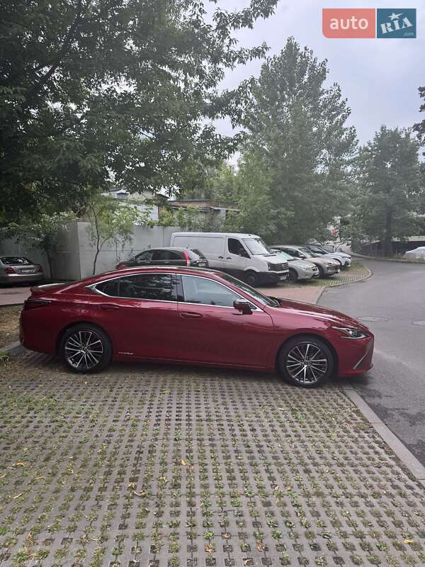 Седан Lexus ES 2022 в Києві
