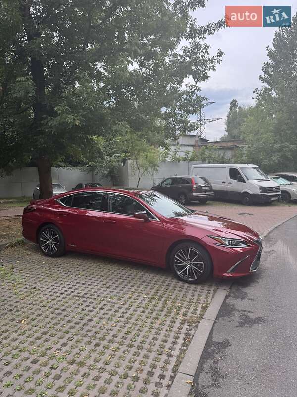 Седан Lexus ES 2022 в Києві