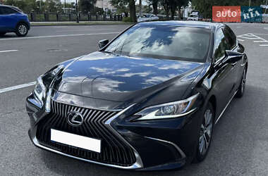 Lexus ES 2019