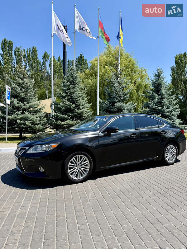 Седан Lexus ES 2012 в Одесі