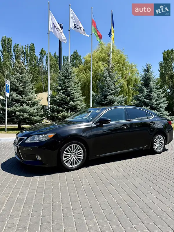 Lexus ES