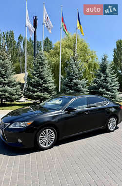 Седан Lexus ES 2012 в Одесі