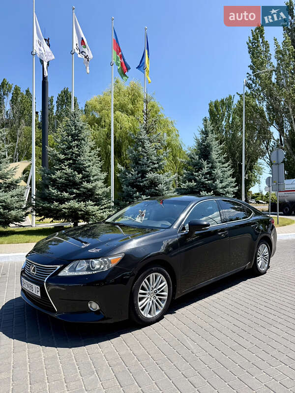 Седан Lexus ES 2012 в Одесі
