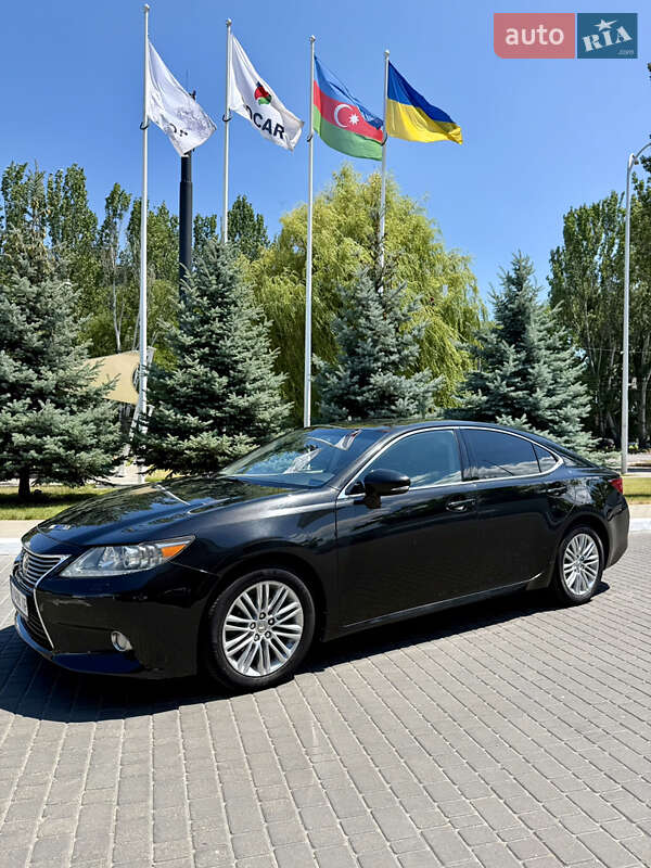 Седан Lexus ES 2012 в Одесі