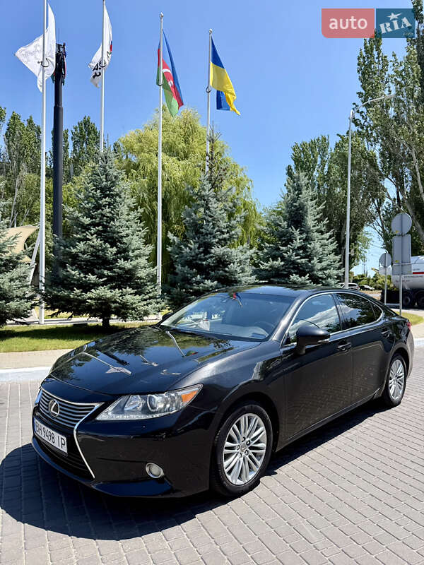 Седан Lexus ES 2012 в Одесі