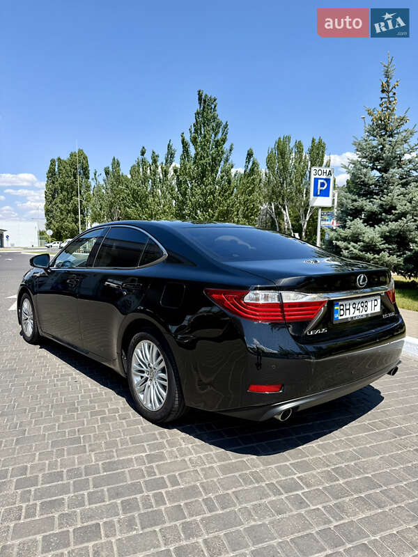 Седан Lexus ES 2012 в Одесі