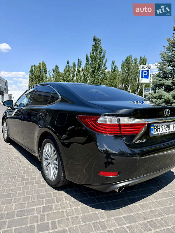 Седан Lexus ES 2012 в Одесі