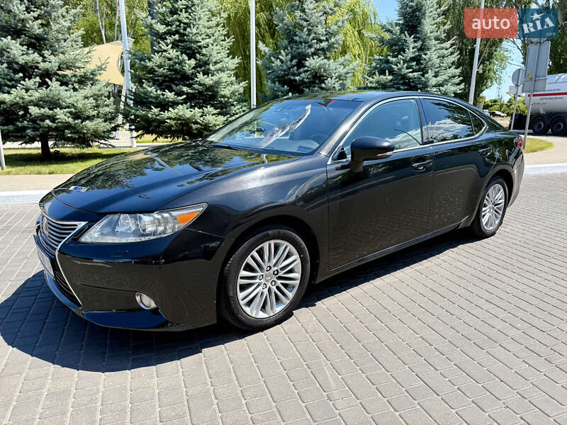 Седан Lexus ES 2012 в Одесі