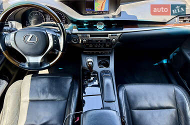Седан Lexus ES 2012 в Одесі