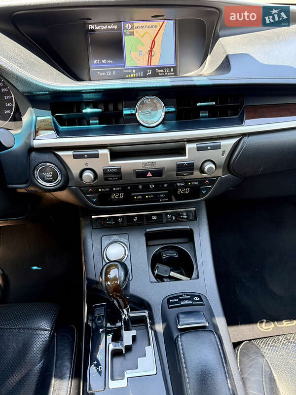 Седан Lexus ES 2012 в Одесі