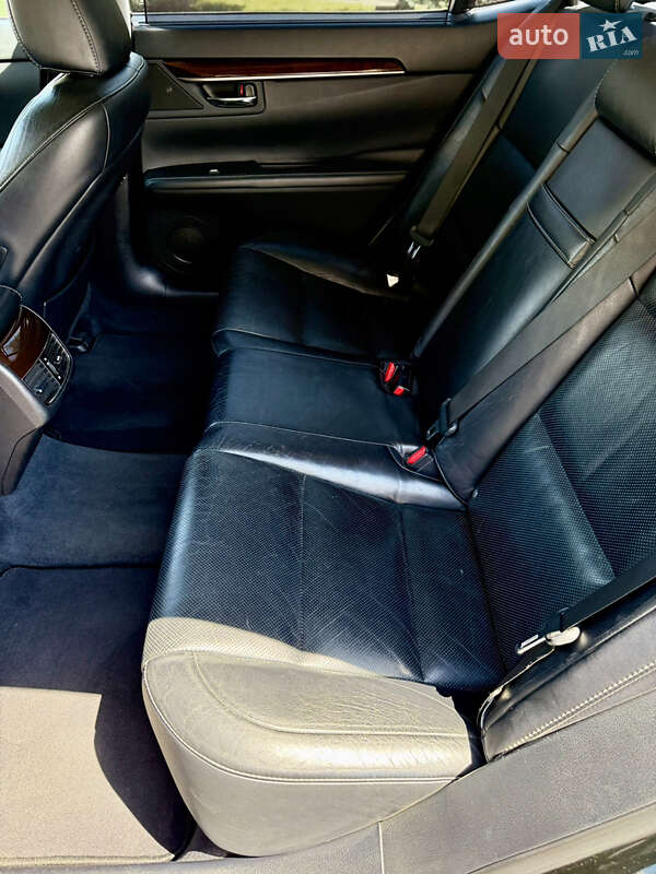 Седан Lexus ES 2012 в Одесі