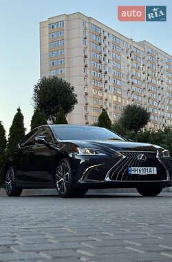 Lexus ES  2023