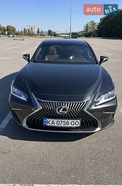 Lexus ES 2019