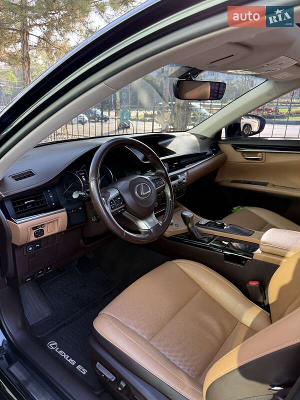 Седан Lexus ES 2016 в Одессе
