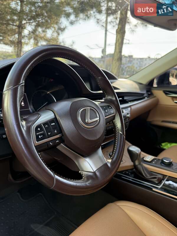 Седан Lexus ES 2016 в Одессе