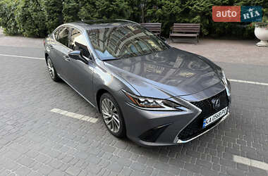 Lexus ES  2019